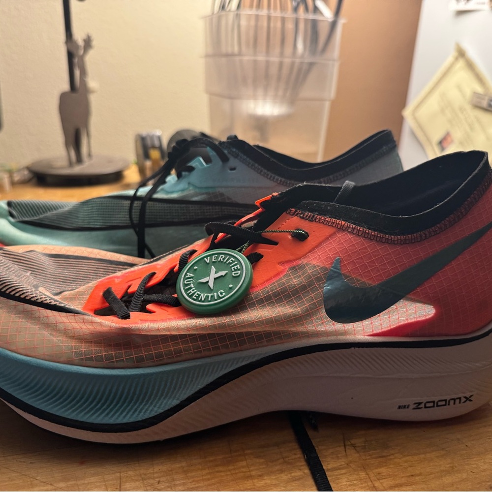 Nike Eikeden zoom vaporfly men’s running shoes size 13 .